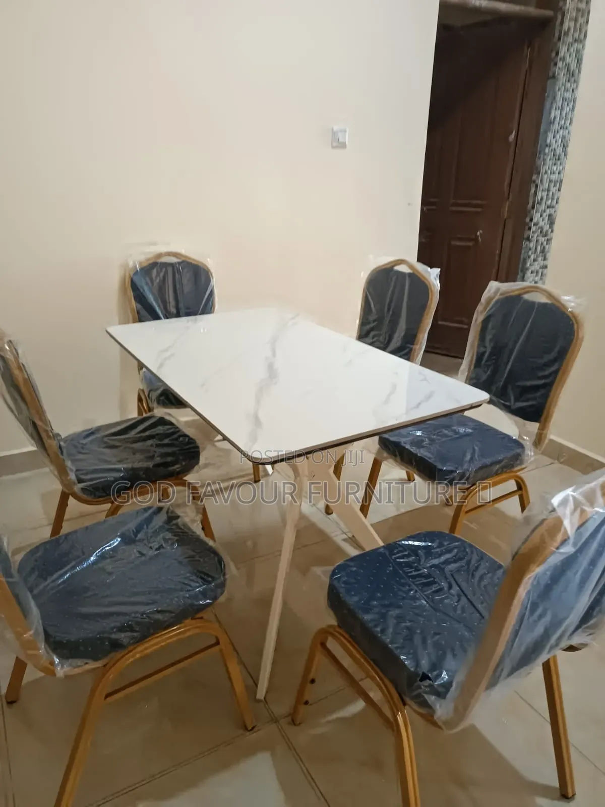 White Modern Dining Table/Hotel Table With 6 Chairs Fqa8