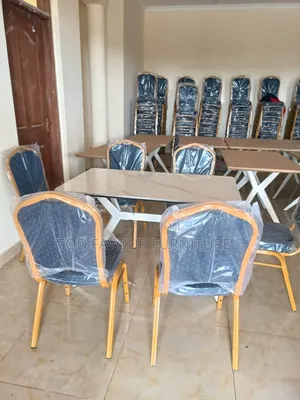 Dining Table/Hotel Table Plus 6 Complete Chairs Jk6q