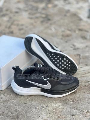 Black White Nike Zoom Running Sneakers - thumbnail 2