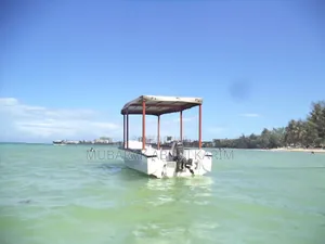 17ft 8 Person Day Fishing/Excursion Boat