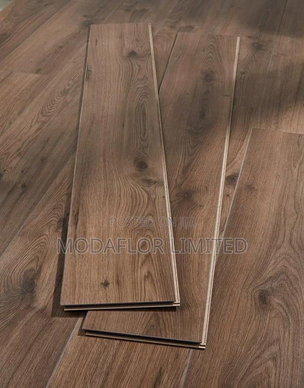 Elegant Laminate Flooring – The Wood Look, the Modern Way!