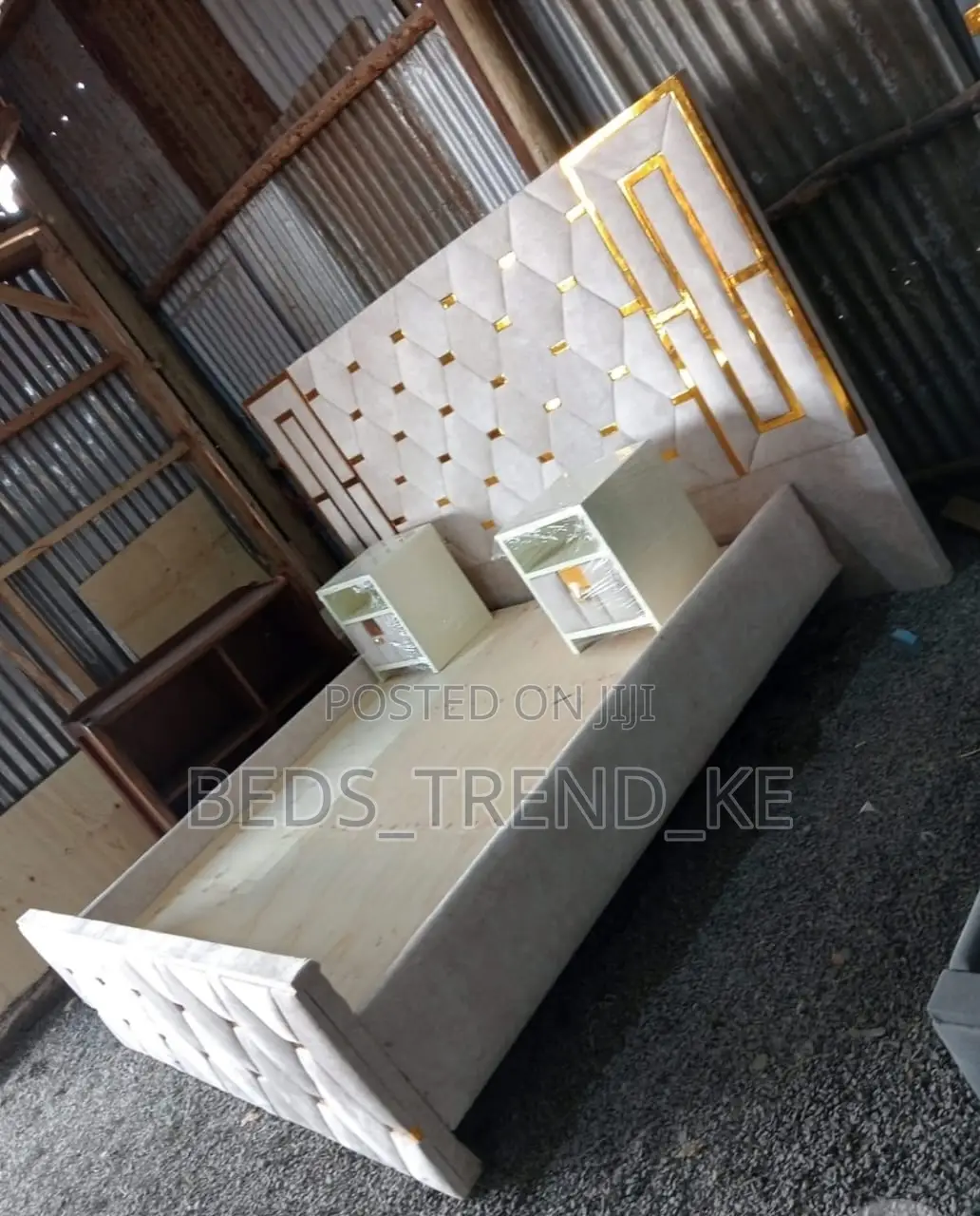 5 by 6 Excutive Bed With 2 Side Drawers