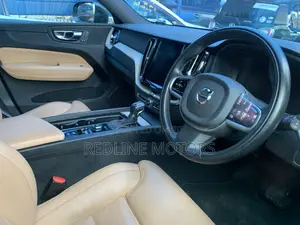 Volvo XC60 T5 Momentum AWD 2018 Ivory