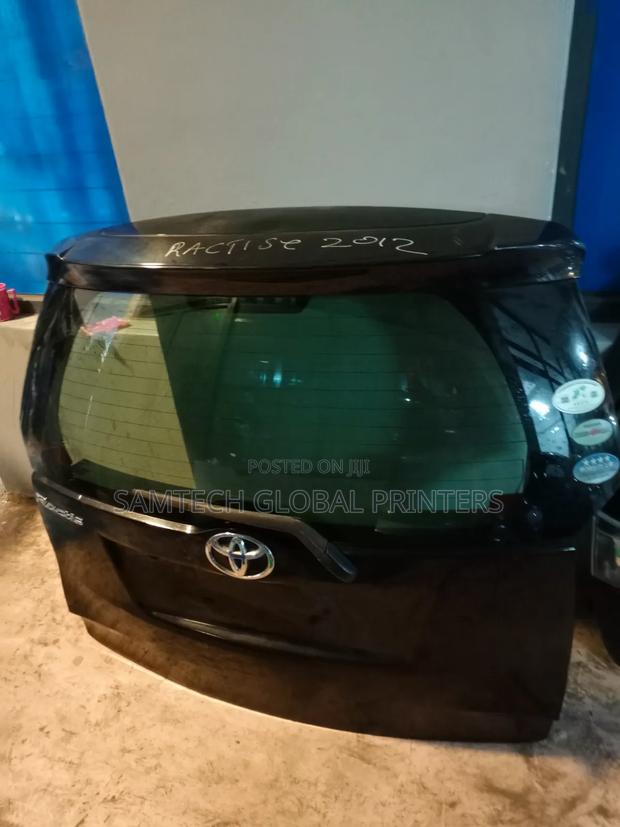 Genuine Quality Toyota Ractis Boot