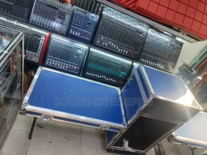 Double Door Closed Rack 16u
