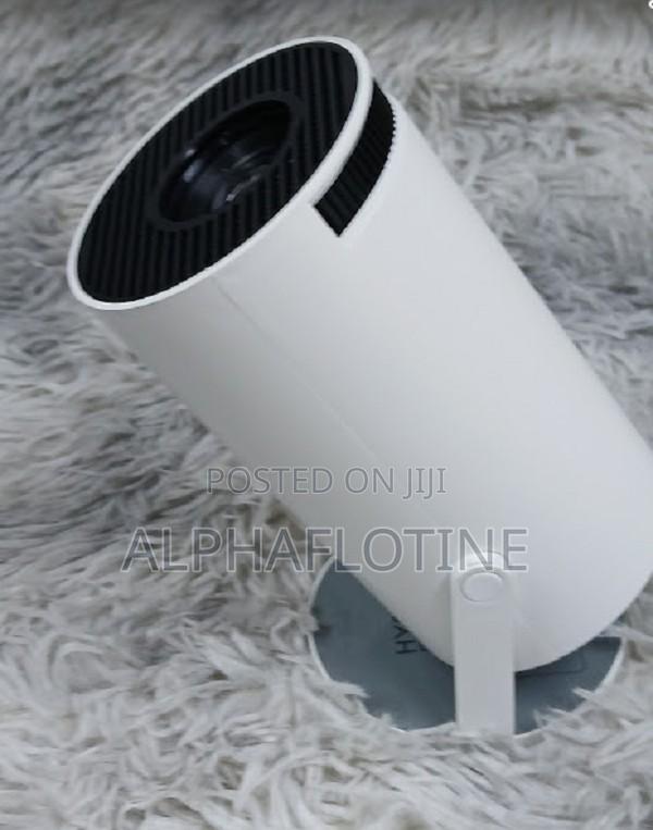 Ultra Hd High Dynamic Range Projector - main view