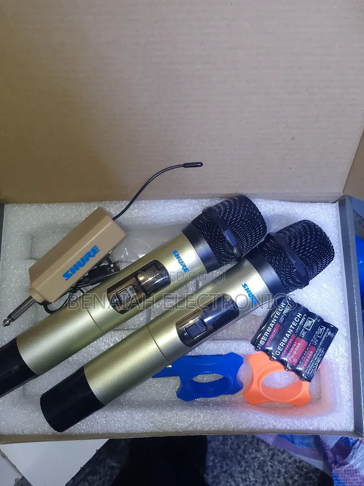 Professional Wireless Mic Sm-820a, Revised Model