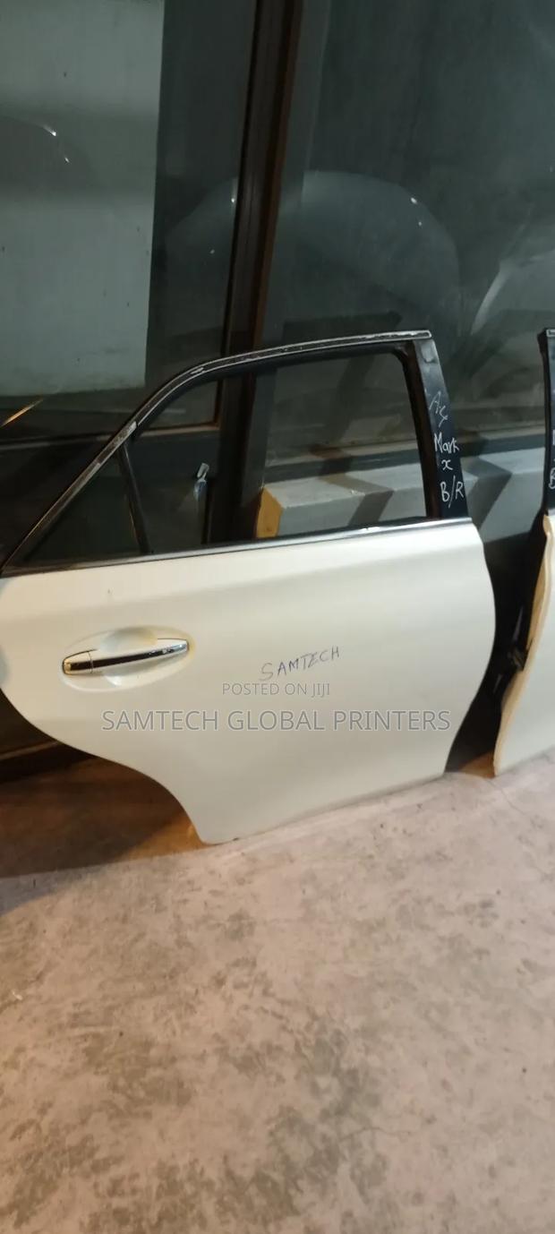 Superior Quality Ex Japan Toyota Mark X Back Right Door