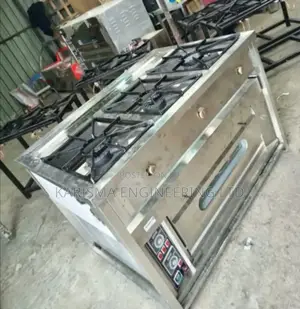 Efficient 3 Burner Cooker With an Oven