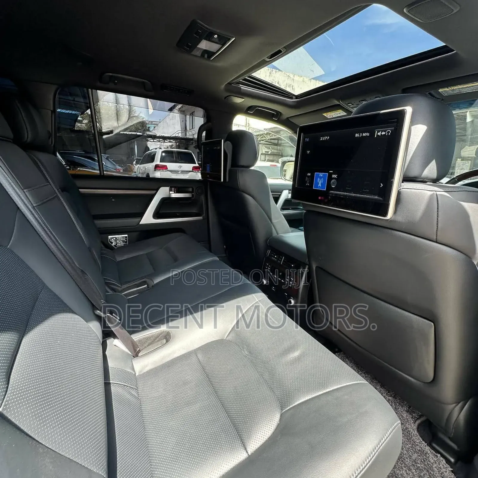 Toyota Land Cruiser 4.6 V8 ZX 2018 Black