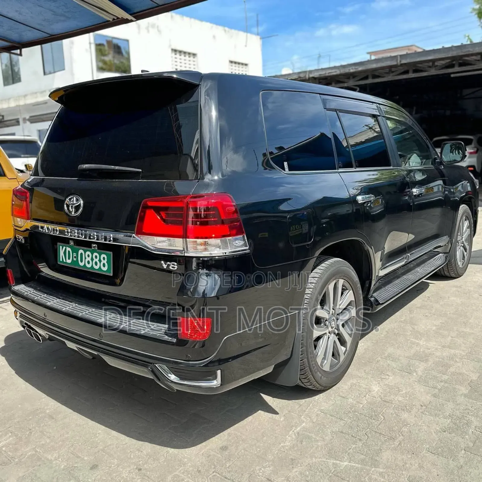 Toyota Land Cruiser 4.6 V8 ZX 2018 Black