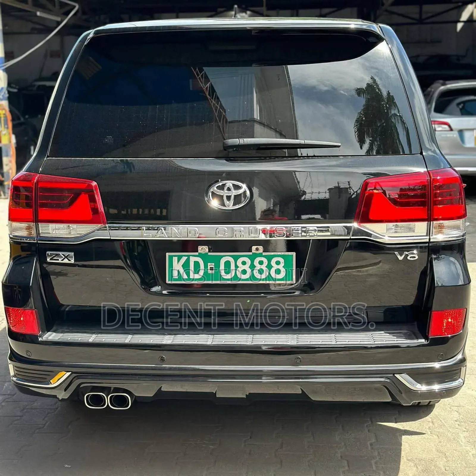 Toyota Land Cruiser 4.6 V8 ZX 2018 Black
