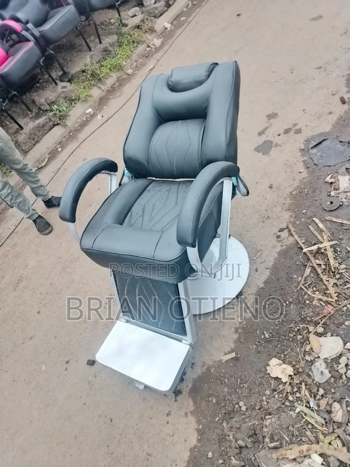 Adjusted Barber Chair. In Silver Base