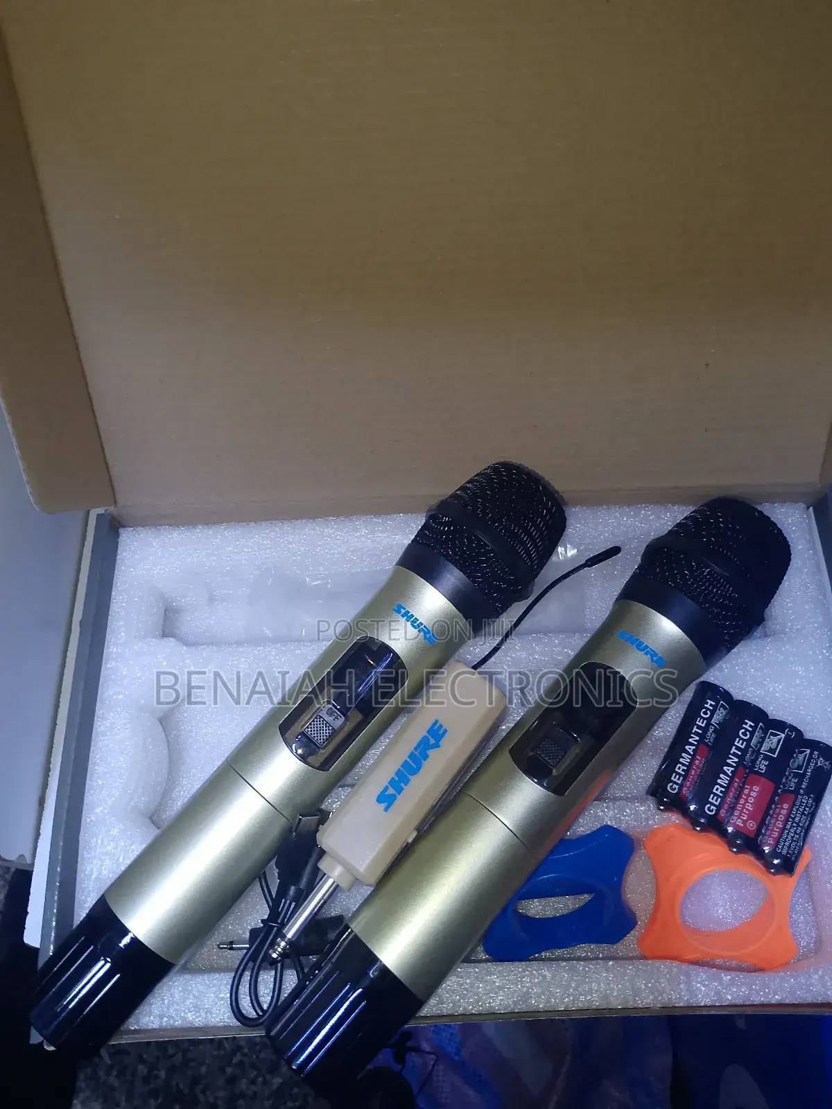 Wireless Universal Microphone Sm820a Low Budget