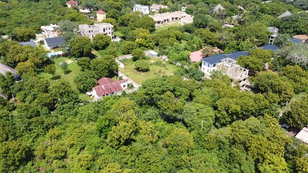 Diani Fourth Row Beach Plot - thumbnail 3