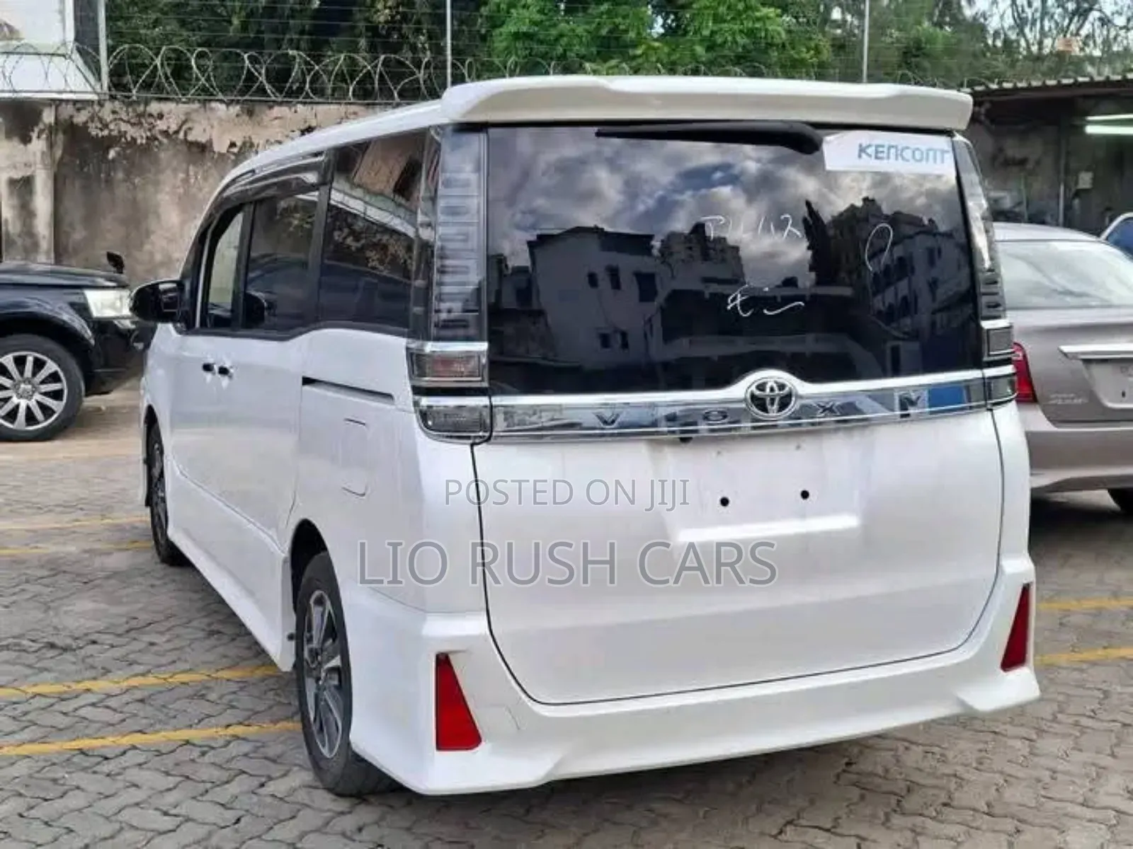 Toyota Voxy 2018 White