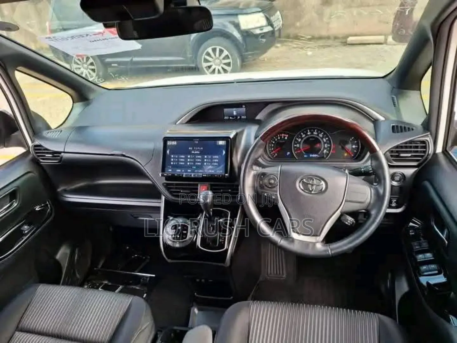 Toyota Voxy 2018 White