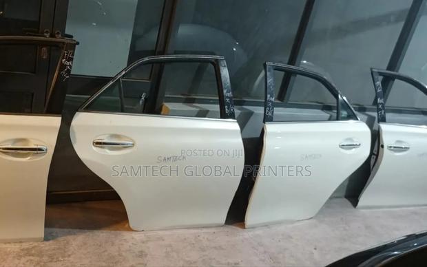 Exceptional Top Quality Toyota Mark X Back Door - main view