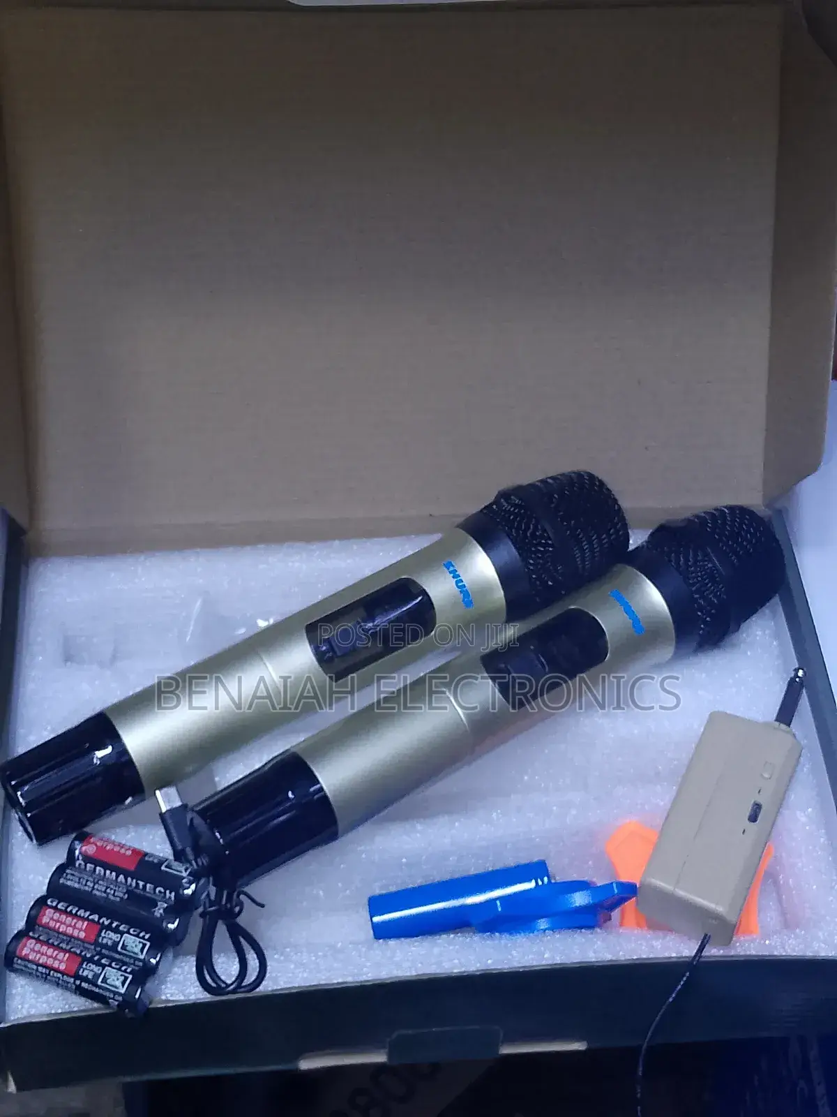 Shure Professional Microphone Sm-820, Legendary Brand Mic