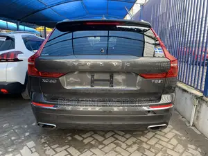 Volvo XC60 T5 Momentum AWD 2018 Ivory