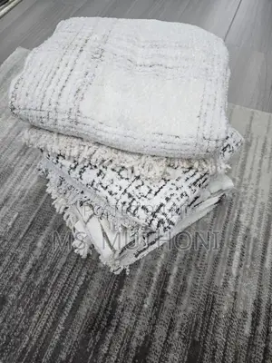 *Premium Quality Minimalist Throw Blankets*
