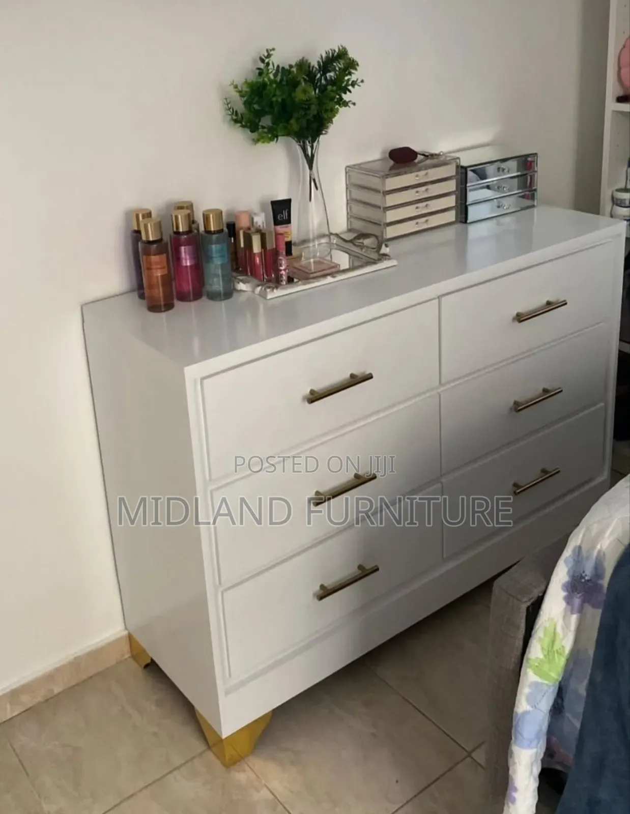 Chest of Drawers / Dresser Cupboard/ Clothes Drawer
