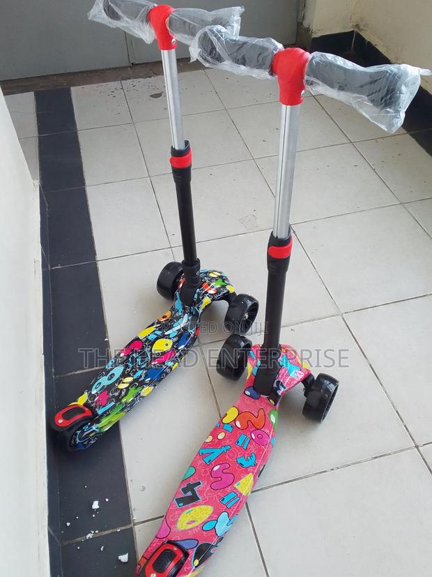 Affordable Scooter for Kids Upto 12yrs//Adjustable Handle - thumbnail 3