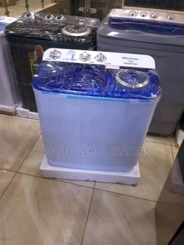 White Hisense Washing Machine Twin Tub 7.5 KGS