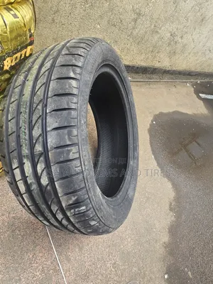 215/50r17 Vantage Tire