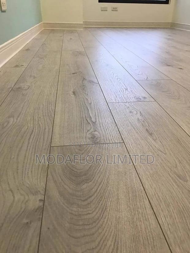 Laminate Flooring – Class in Every Step! - main view