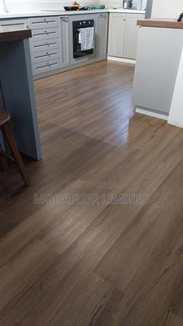 Laminate Floor Boards – Real Wood Look Without the Hassle! - main view