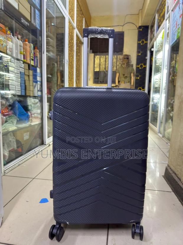 Dark Grey Medium 1 Piece Rubber Suitcase in 66cm Height - thumbnail 2
