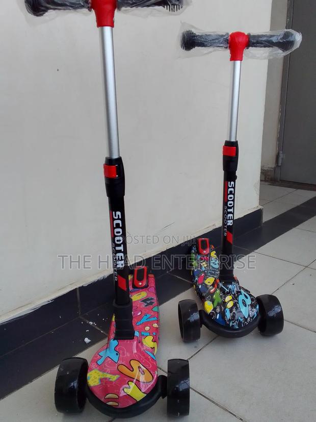 Elegant Kids Scooter With Pre Installed Music+ Flashing Tire - main view