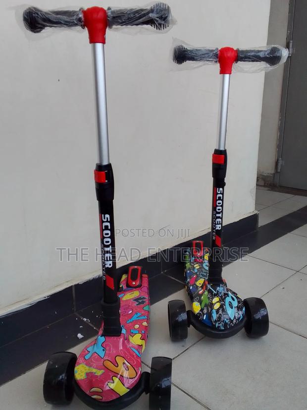Elegant Kids Scooter With Pre Installed Music+ Flashing Tire - thumbnail 3