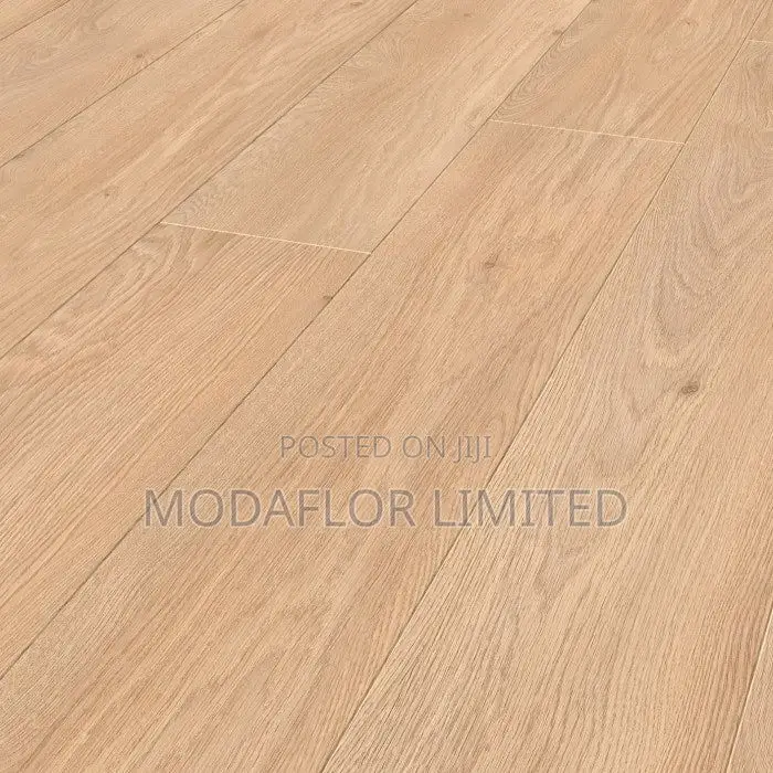 Laminate Flooring – When Wood Look Meets Modern Tech!