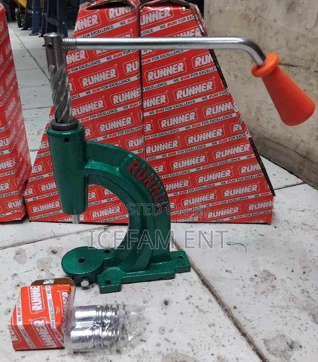 Runner Button Press/Button Press Machine - main view