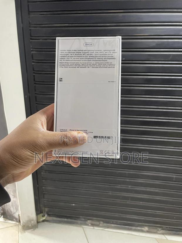 New Apple iPhone XS Max 256 GB Gold - thumbnail 3