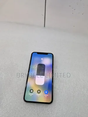 Apple iPhone X 64 GB White