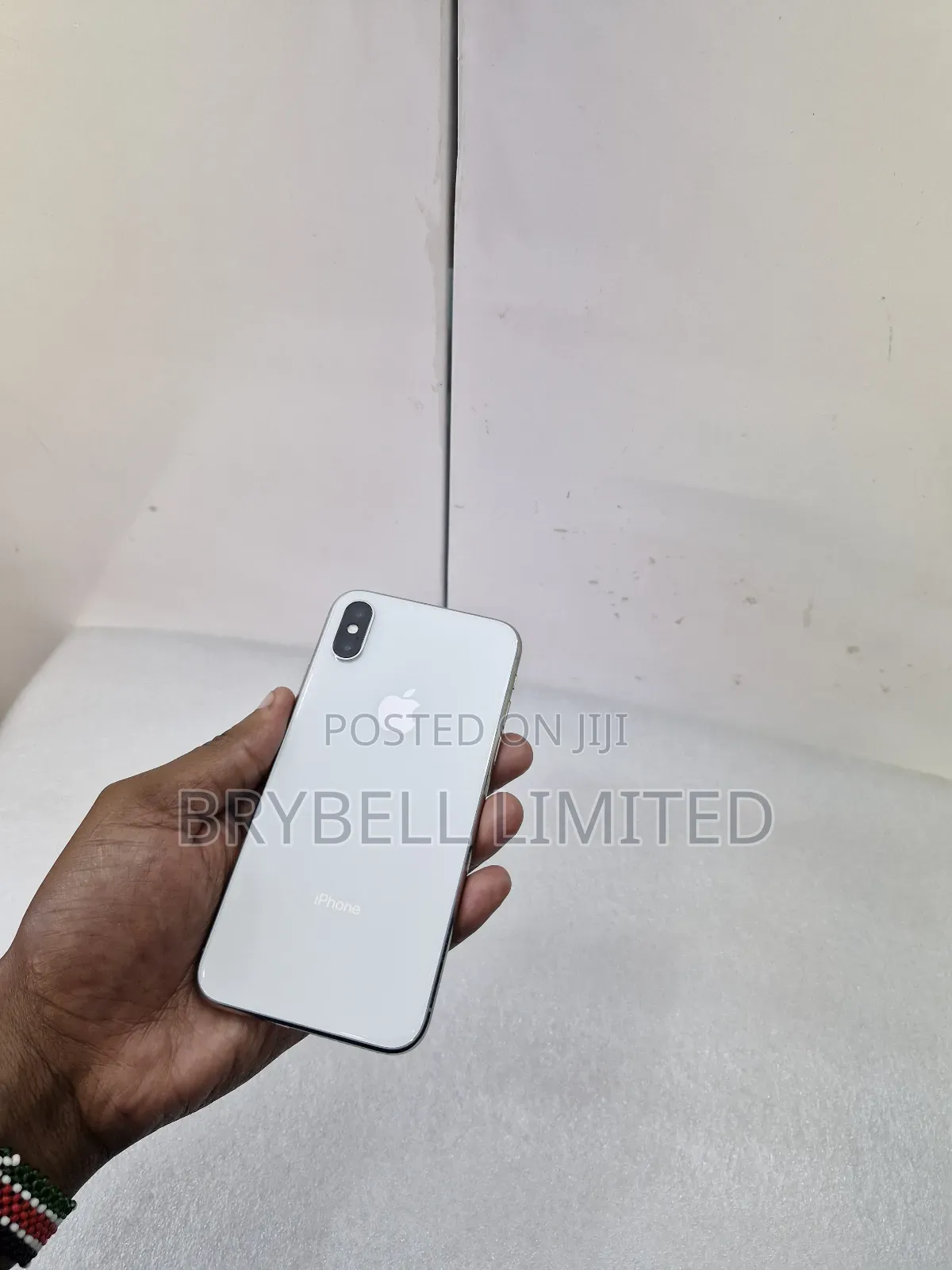 Apple iPhone X 64 GB White