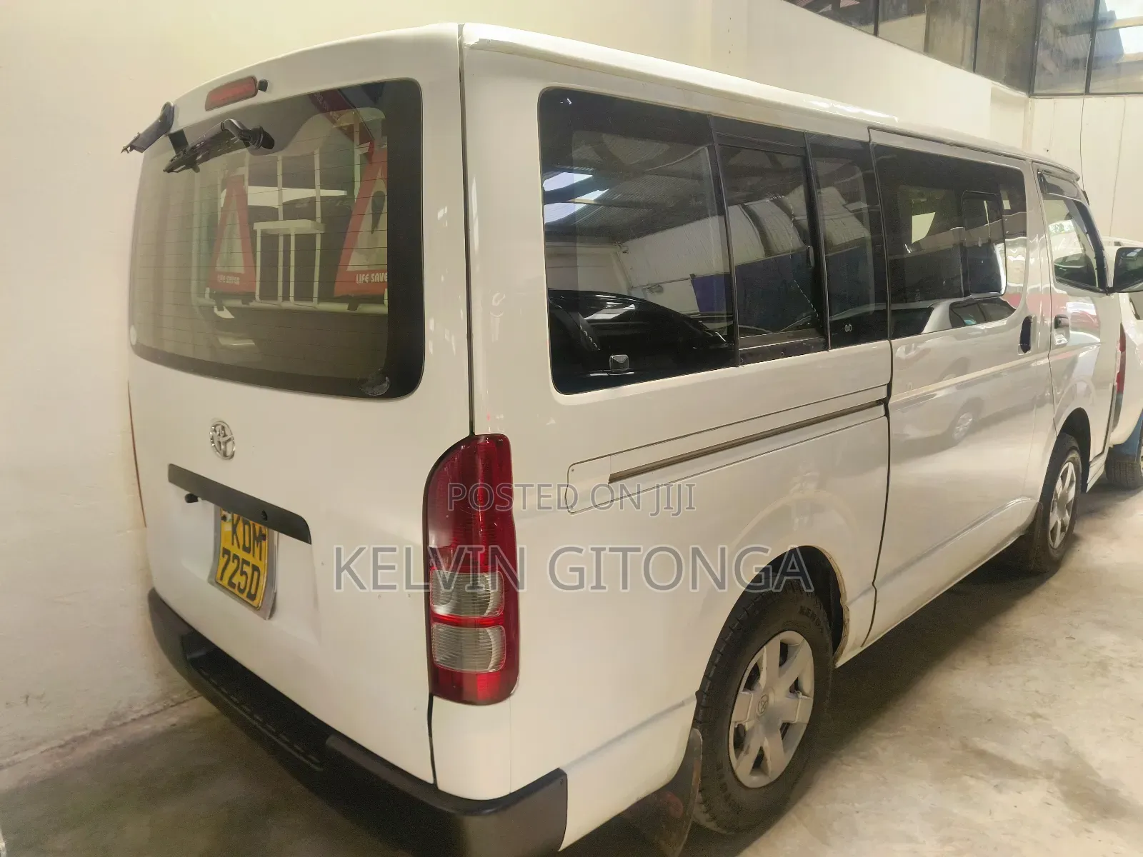 Toyota HiAce 2016 White