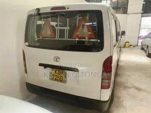 Toyota HiAce 2016 White