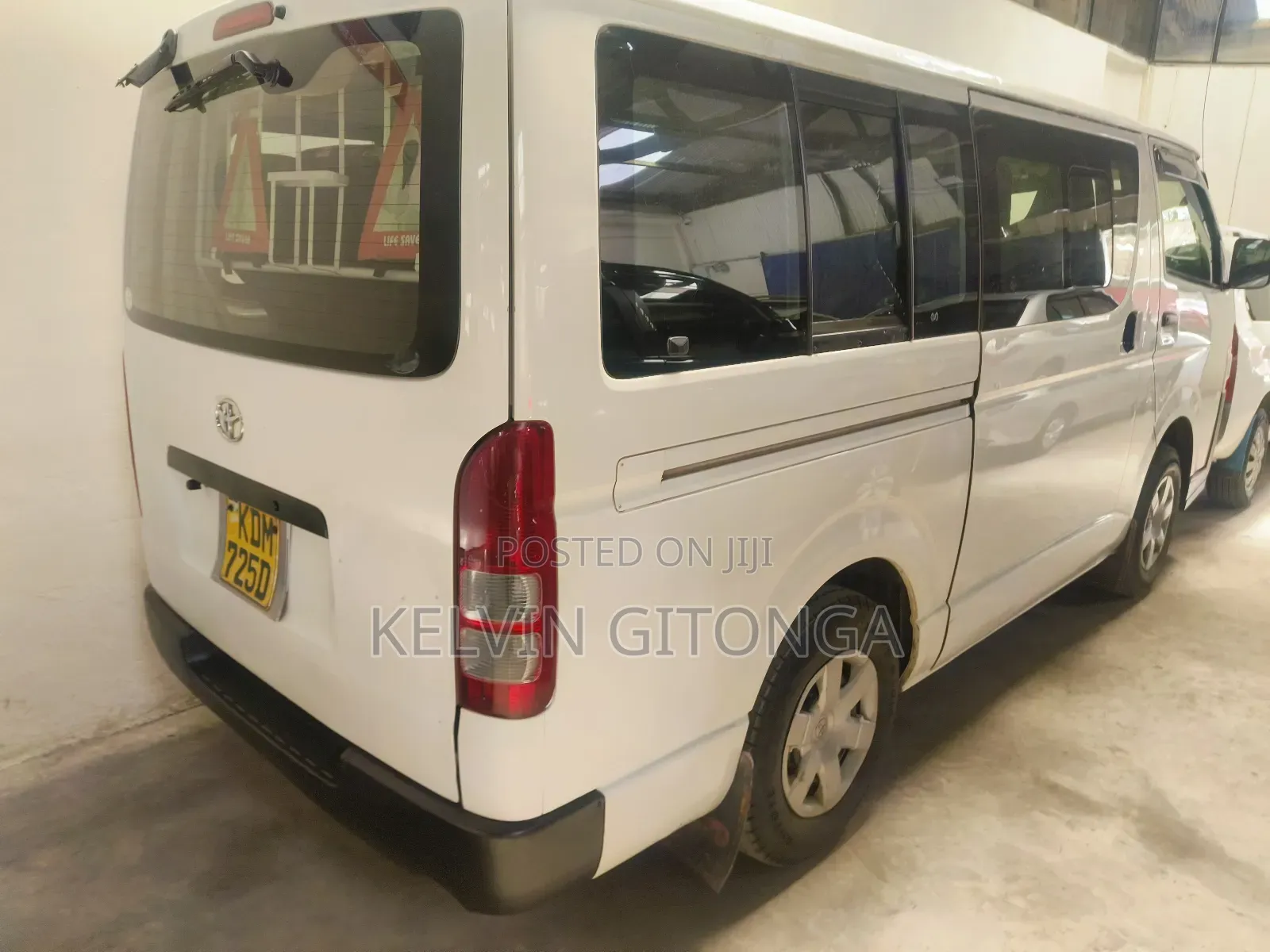 Toyota HiAce 2016 White