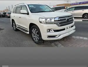 Toyota Land Cruiser 4.6 V8 ZX 2018 Pearl