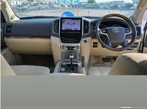 Toyota Land Cruiser 4.6 V8 ZX 2018 Pearl