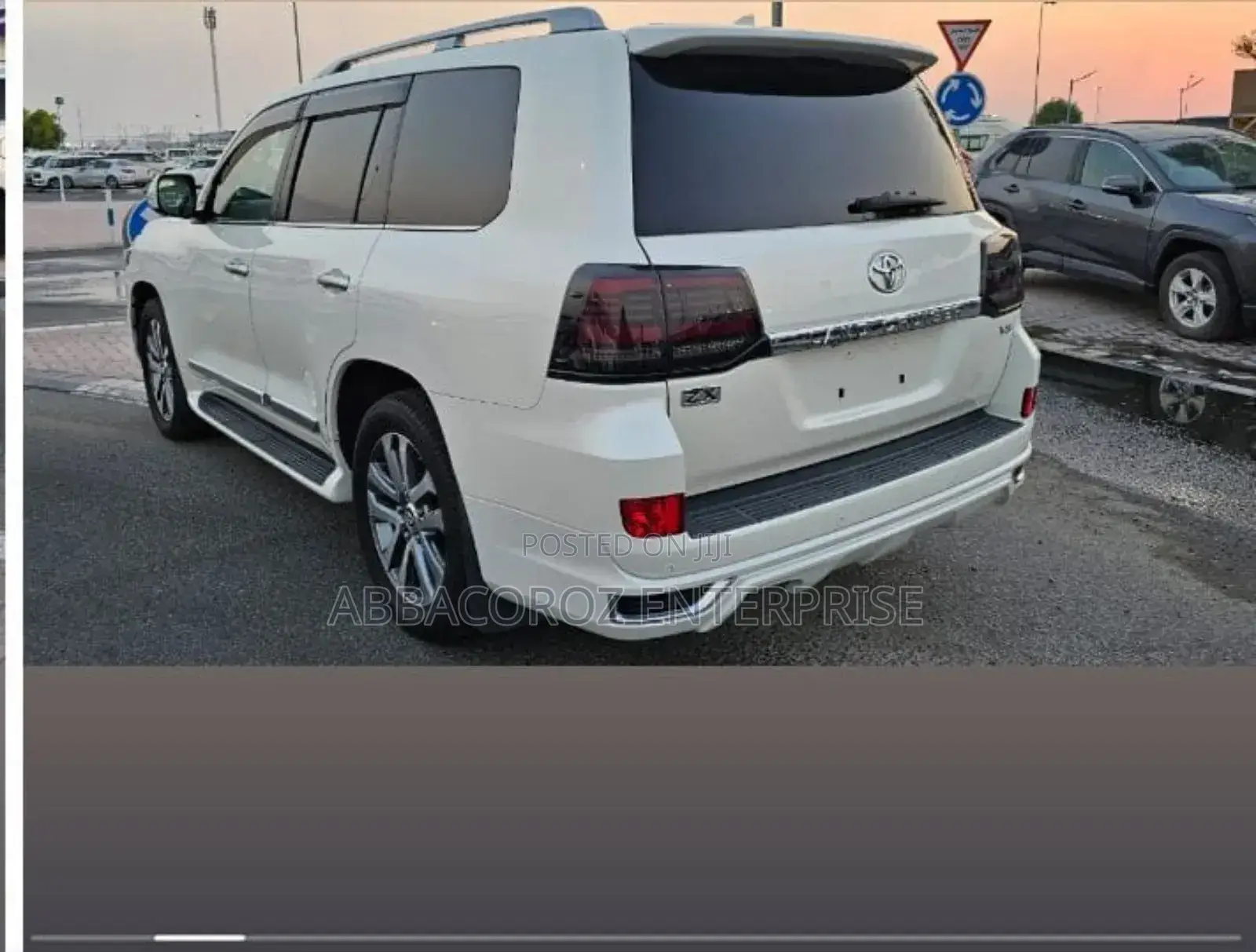 Toyota Land Cruiser 4.6 V8 ZX 2018 Pearl
