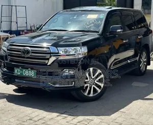Toyota Land Cruiser 4.6 V8 ZX 2018 Black