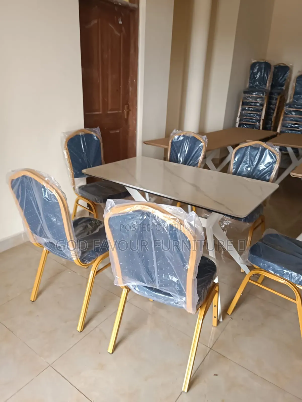 New Elegant Dining Table/Hotel Table With 6 Comfy Chairs Hf5