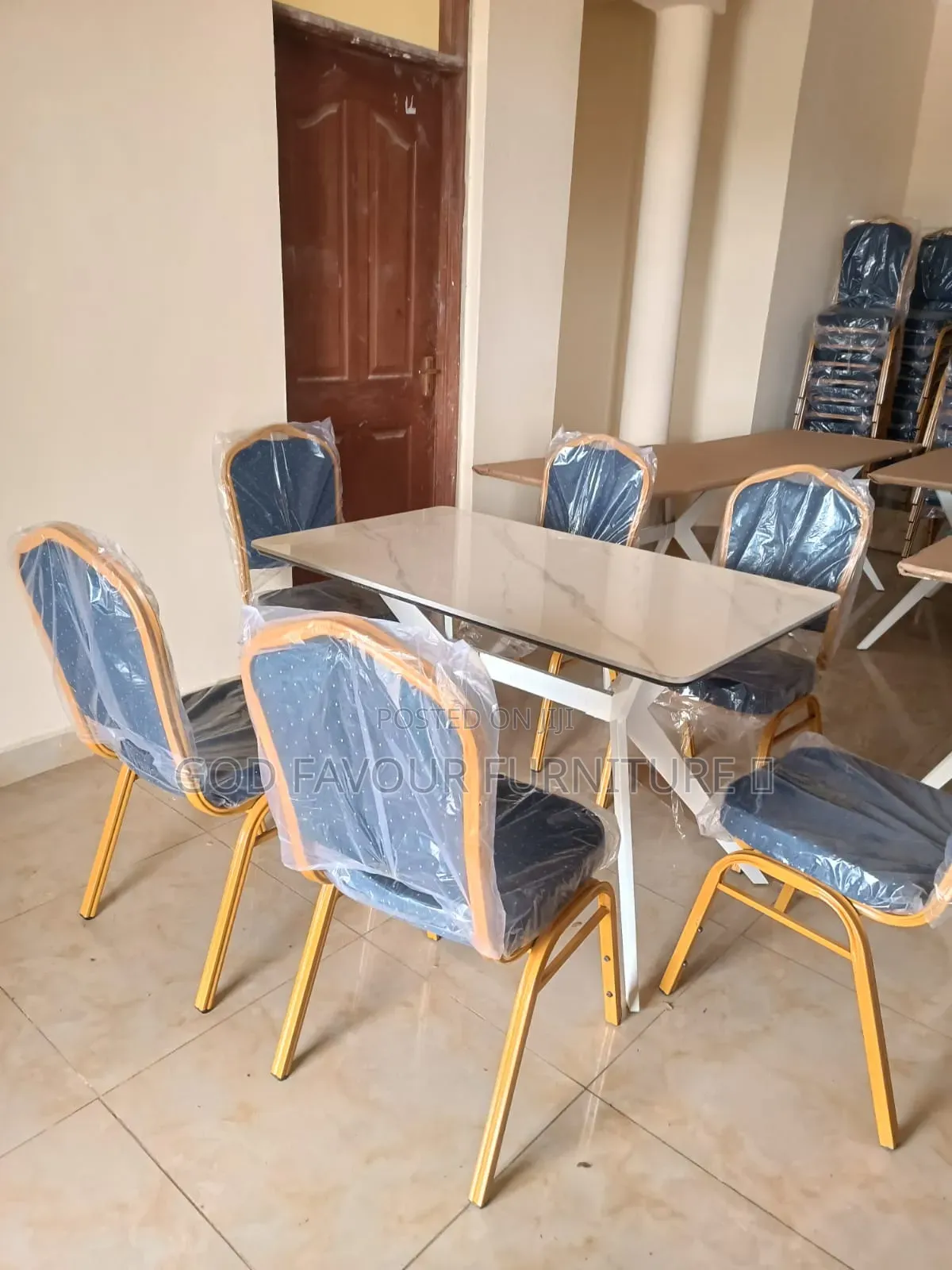 Modern White Dining Table/Hotel Table Plus 6 Chairs Yge4