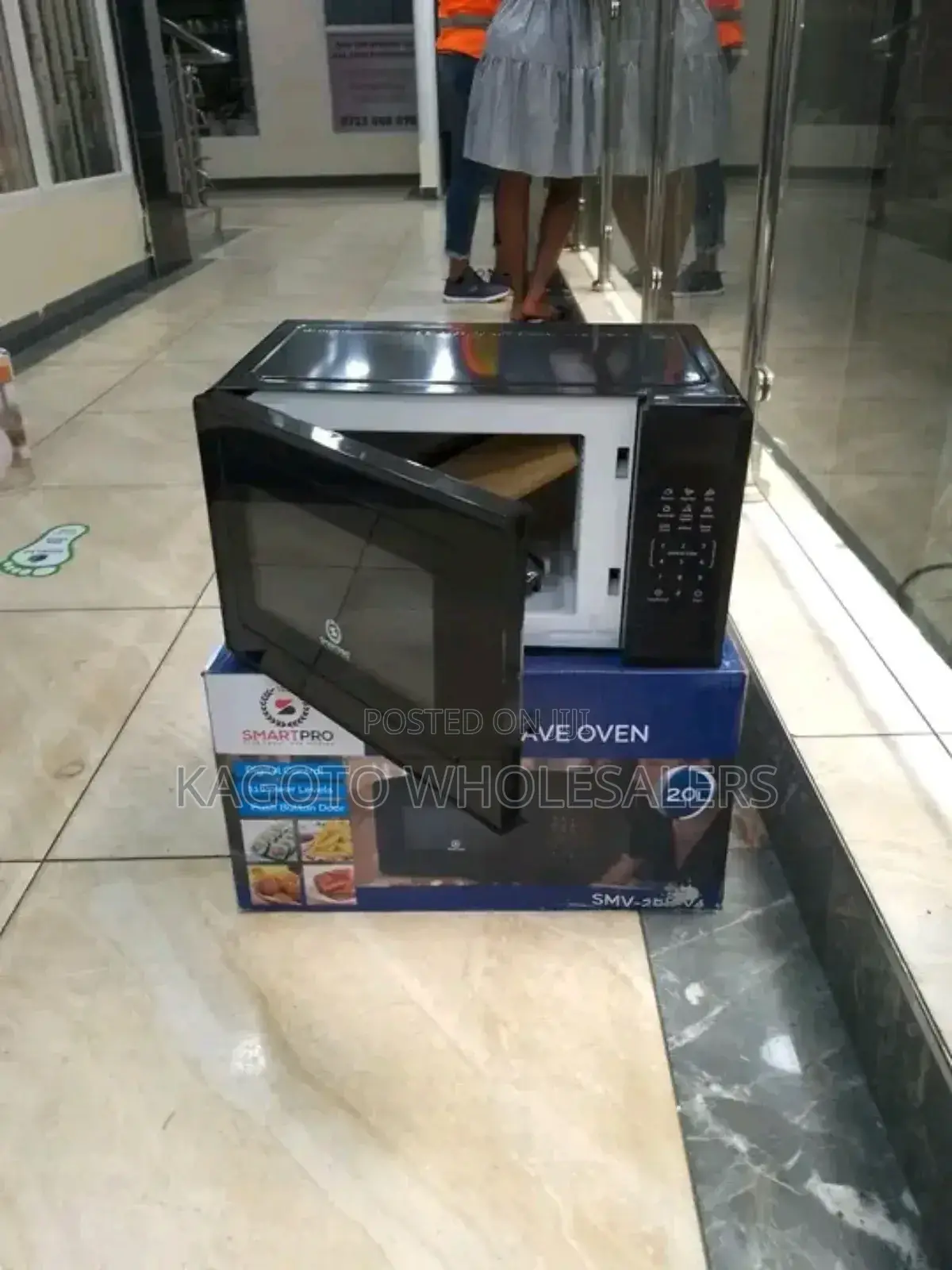 Black Smartpro Microwave