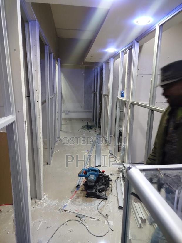 Shops/Offices to Let - thumbnail 3